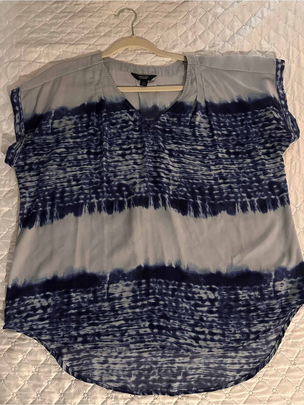 Simply Vera  Navy and White Tie-Dye V-Neck Cap Sleeve Top